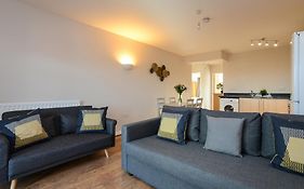 Portland Square - 2 Bedroom Modern City Apartment
